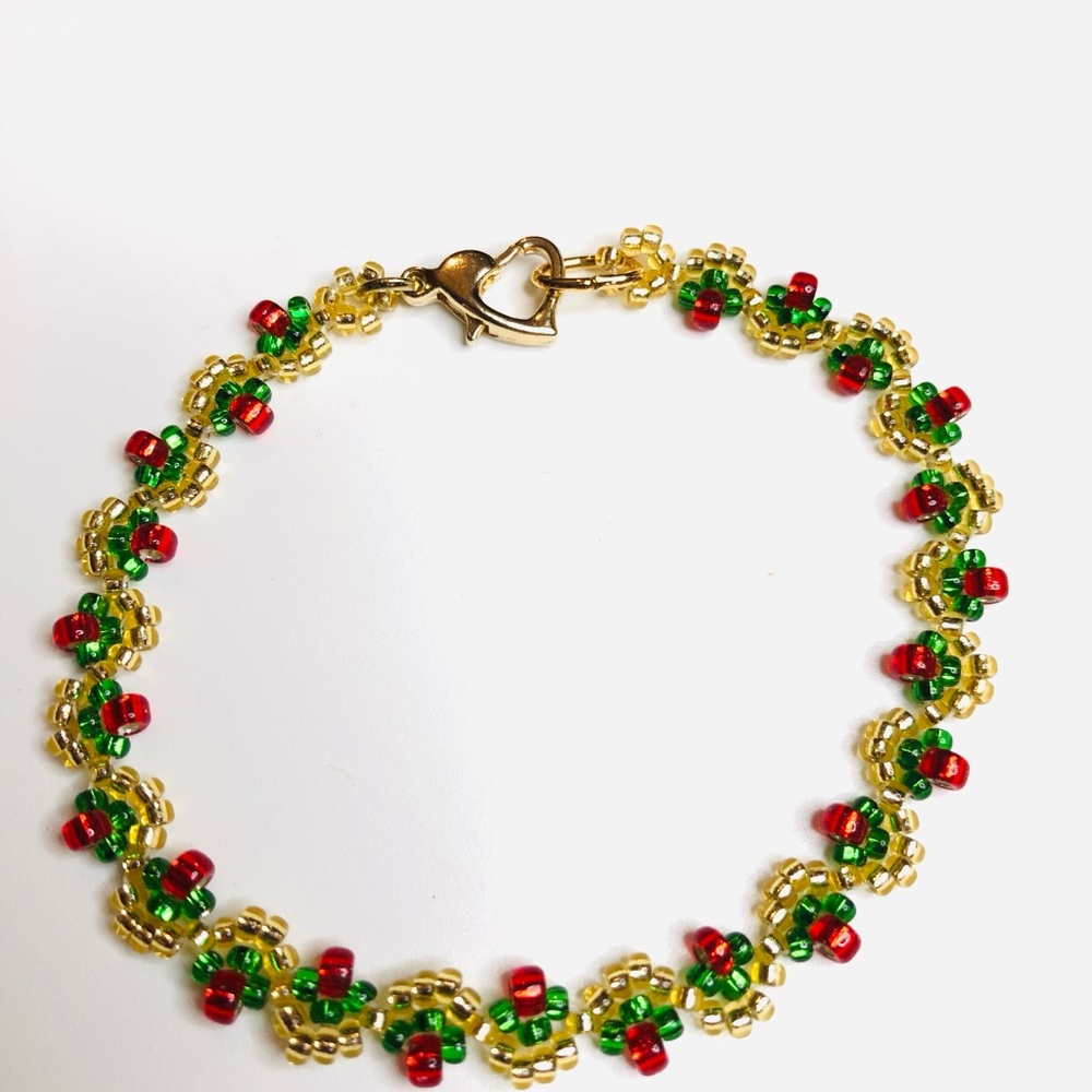 Simple Christmas Holiday Bracelet Gold Green Red Woven Beads Heart Clasp - Picture 3 of 3